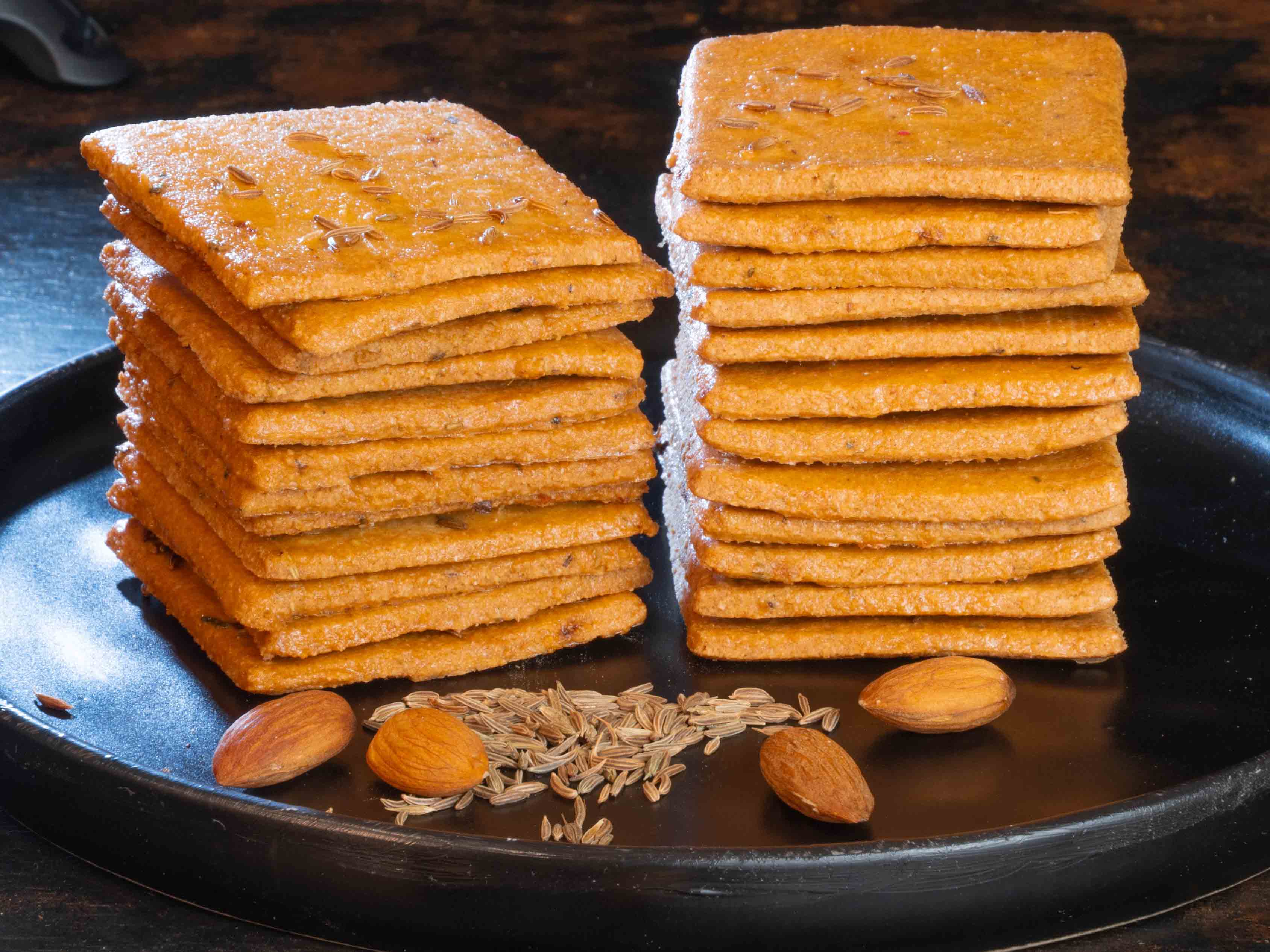 Несладкие кето-галеты с тмином